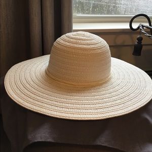 Ladies Straw-Type Hats
